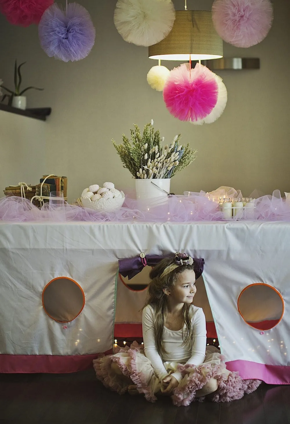 Kids party table cover - Playhouse - "Pink - Pink"